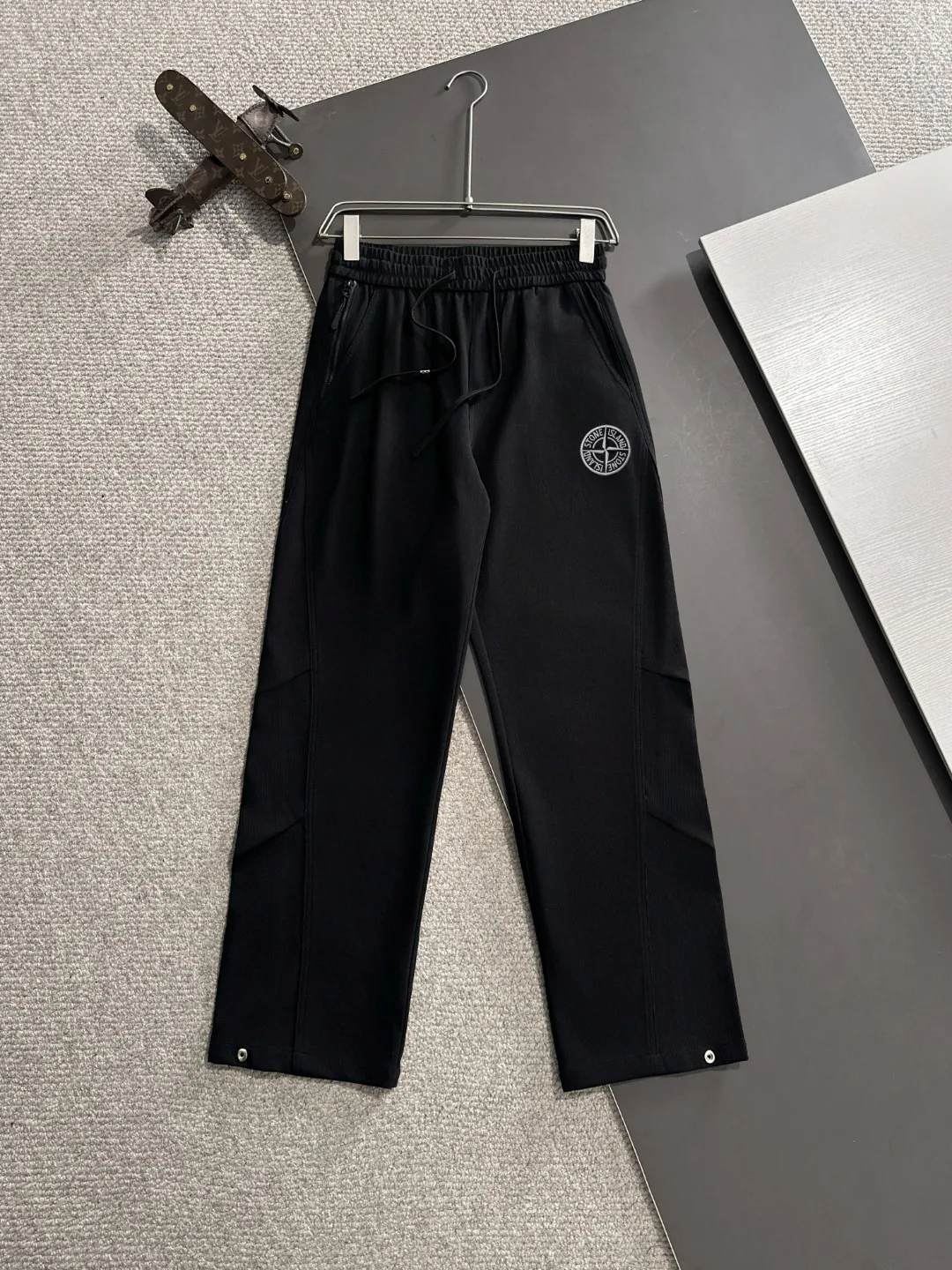 🅿️400 next day shipping Stone Island 2025 spring and summer new elastic band casual pants, thin counter custom fabrics, high breathability and comfort, impeccable details, brand element design concept, reflecting high quality. It feels delicate and soft! It presents a casual cut and the upper body shape is great! Size: M-4XL